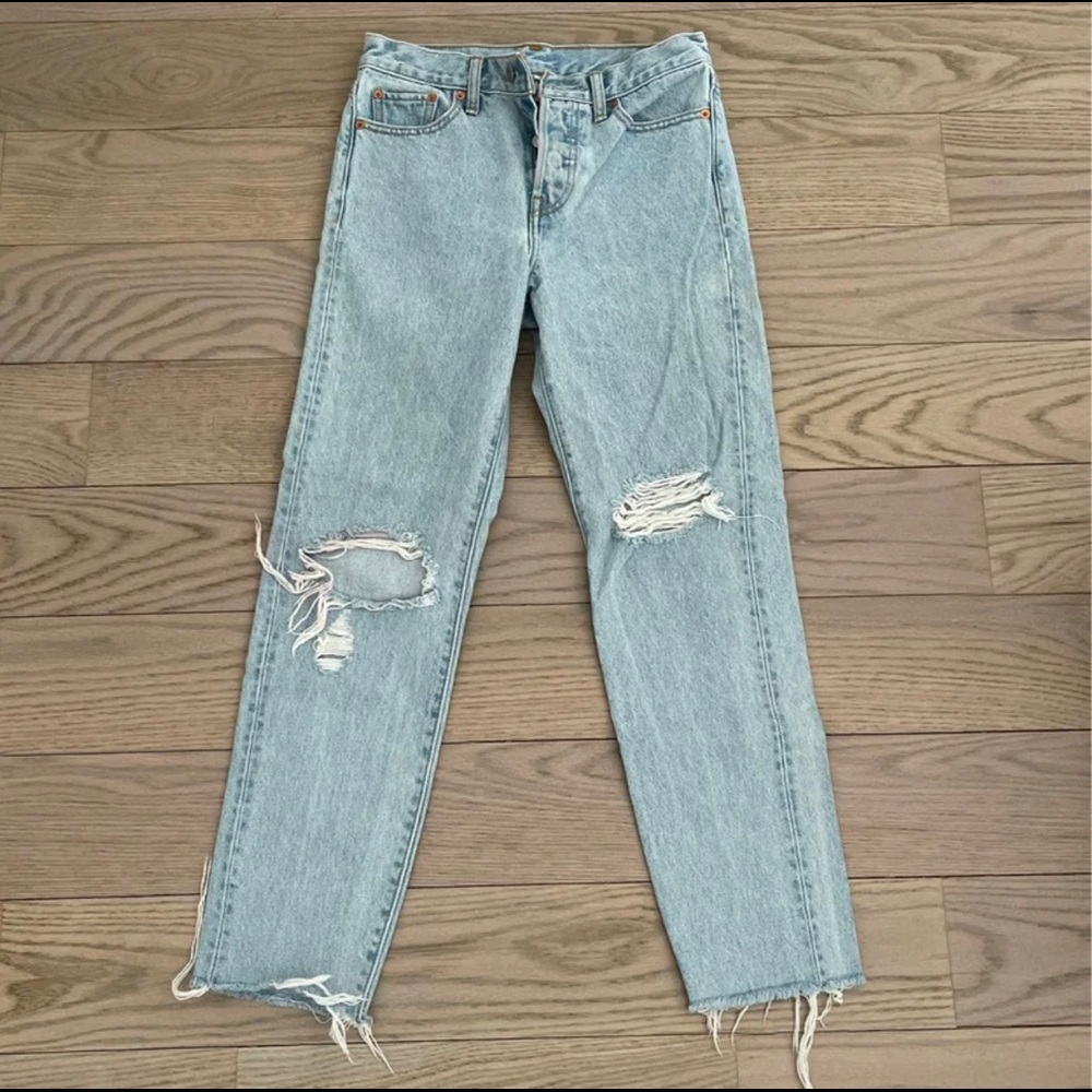 LEVIS DENIM STRAIGHT LEG